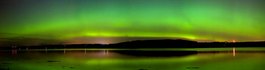  Aurora Over The Beauly Firth Photograph by Gavin Macrae