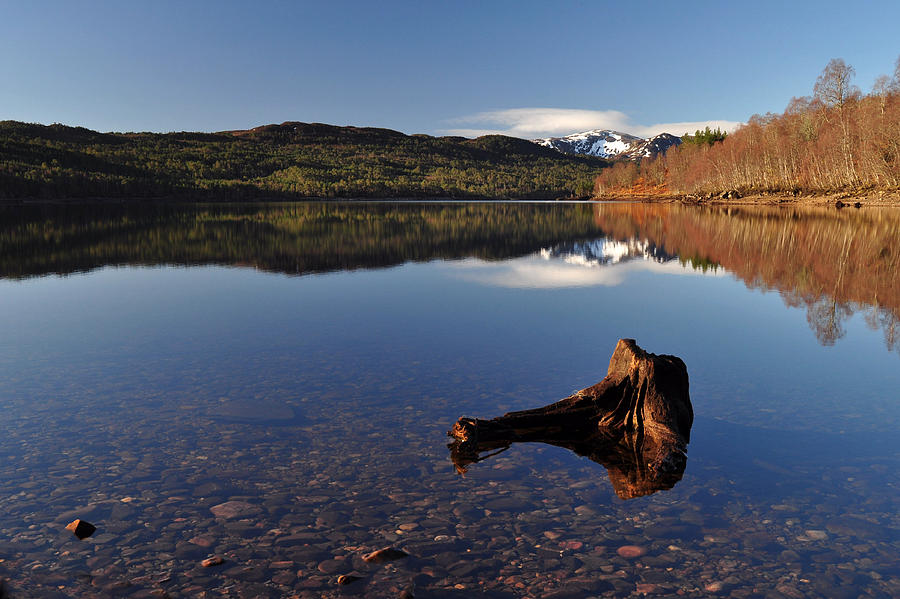  Loch Beinn a Mheadhoin Photograph by Gavin Macrae