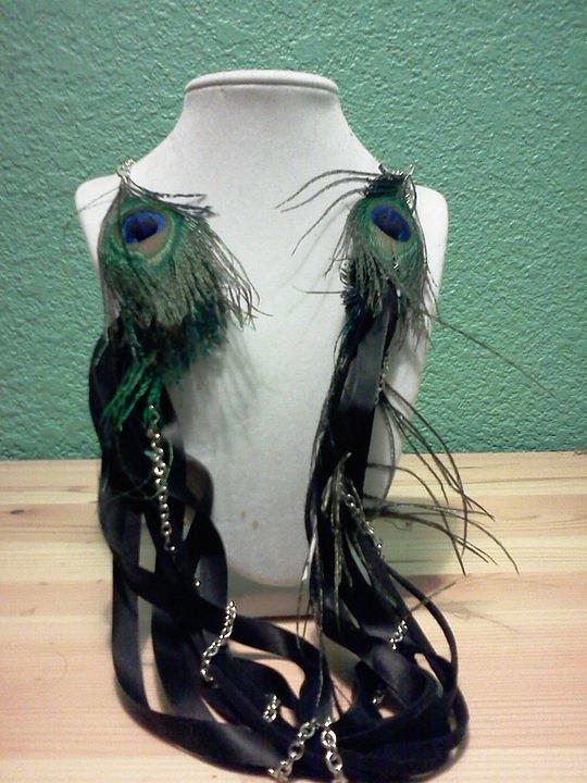 Amazon.com: La Contessa Jeweled Peacock Feather Necklace, Designed by Mary  DeMarco - N8873 : Clothing, Shoes & Jewelry