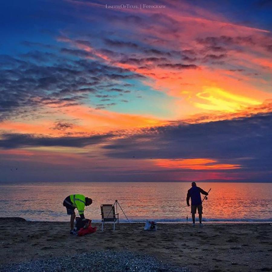 | Sunsetfishing |
⠀⠀⠀⠀⠀ Photograph by Lisette Theijssen