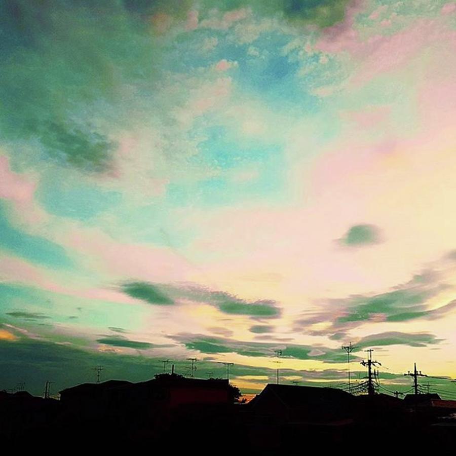 Sunset Photograph - 今日の空🌇☁☀ by Tomoko Jin