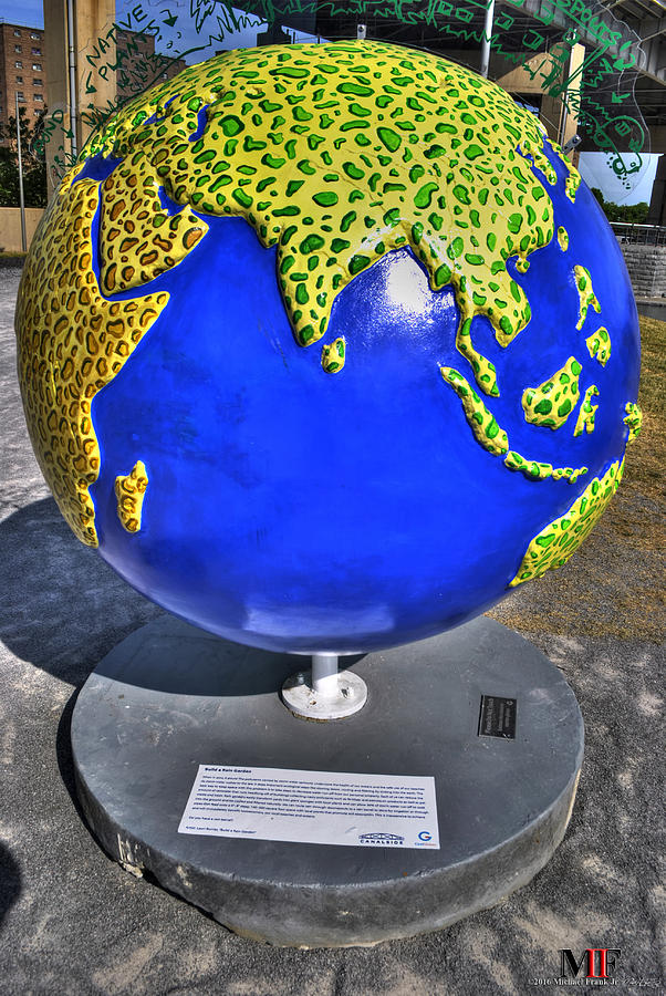 011 GLOBES at CANALSIDE Photograph by Michael Frank Jr