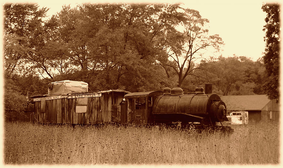 Train Photograph - 092810-98 by Mike Davis