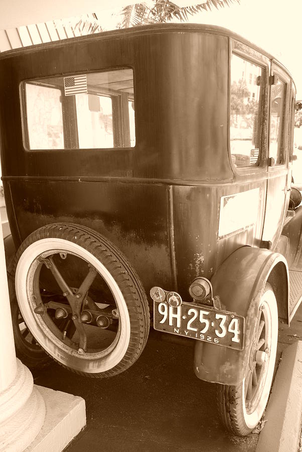 Abstract Photograph - 1926 Model T Ford by Rob Hans