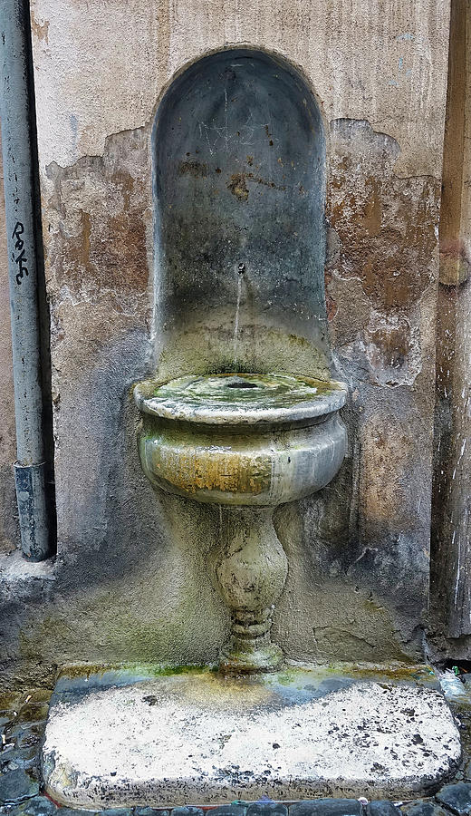 A Fountain In Rome Italy #1 Photograph by Rick Rosenshein