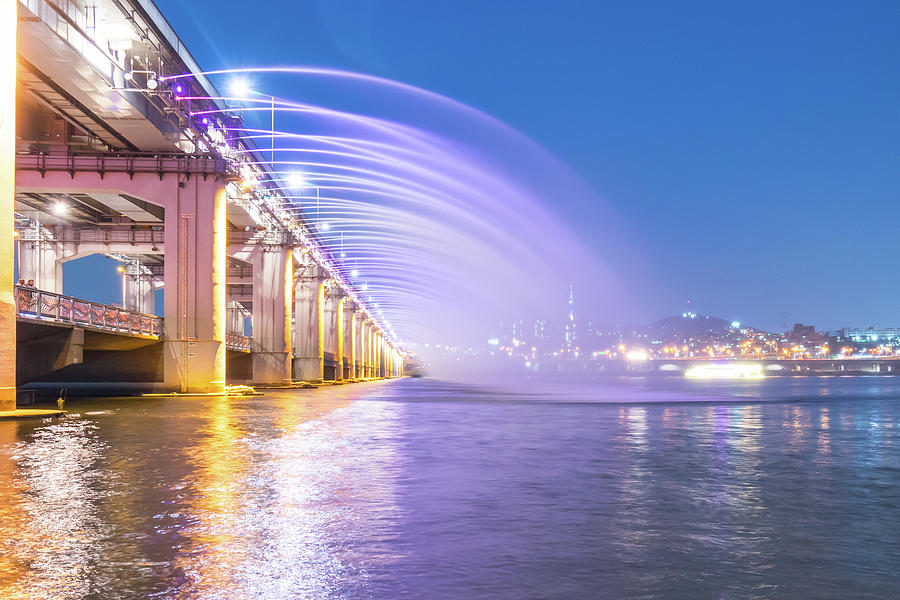 A night view of Banpo Bridge, Seoul city with Rainbow Fountain S #1 ...