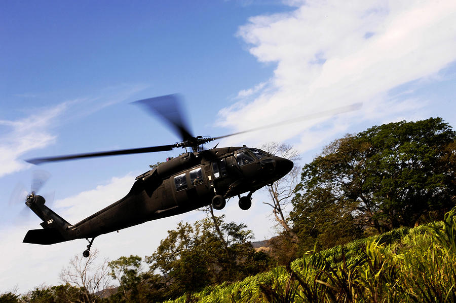 A U.s. Army Uh-60 Black Hawk Helicopter #1 Photograph by Stocktrek Images