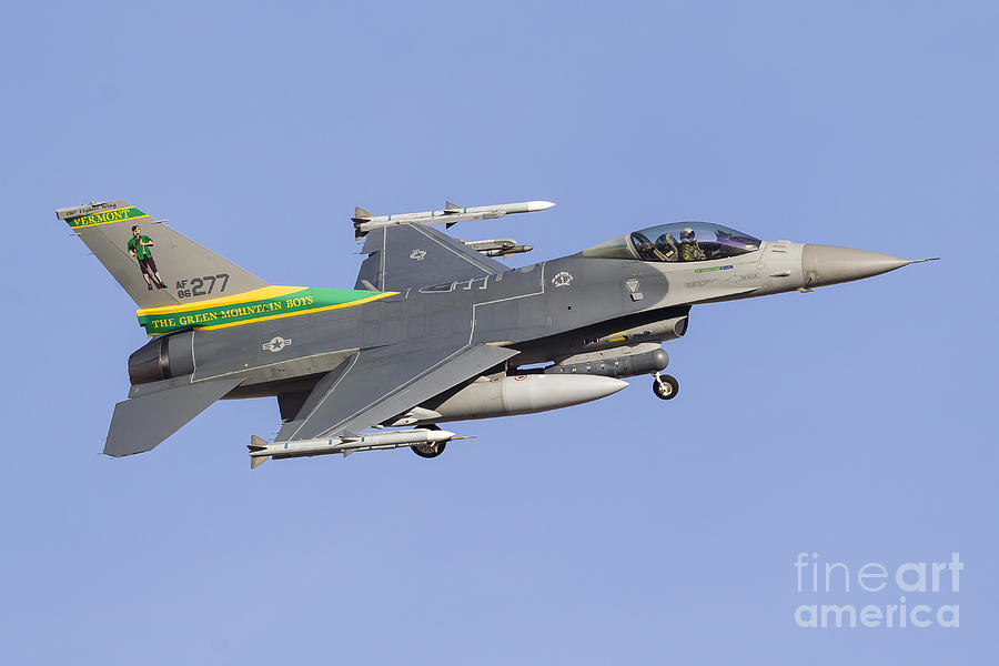 A Vermont Air National Guard F-16c #1 Photograph by Rob Edgcumbe