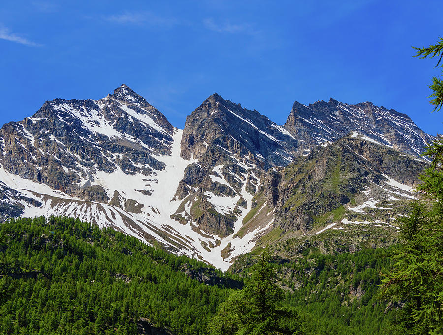 a wonderfull view of the Three Levanne,are the most famous mountains in 