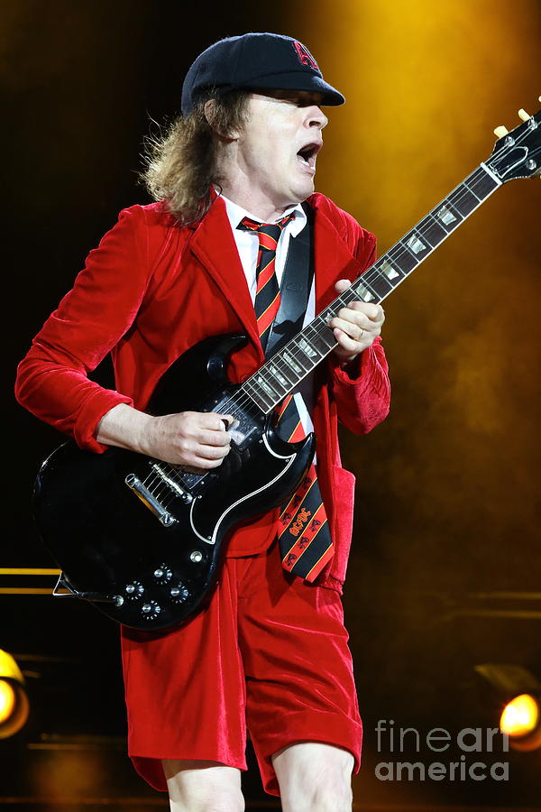 Ac dc angus young