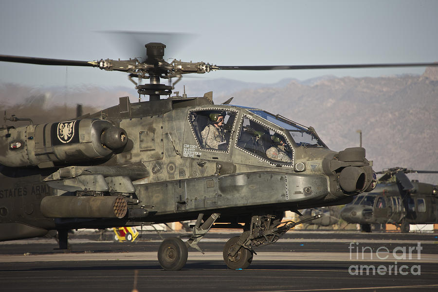 Ah-64d Apache Longbow Taxiing #1 Photograph by Terry Moore