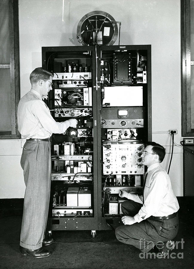 Ammonia Maser, First Atomic Clock #1 Photograph by NIST/Science Source