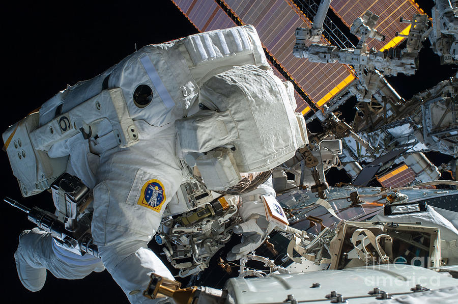 Astronaut Terry Virts Eva #1 Photograph by Science Source