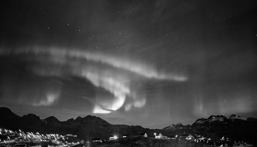 Aurora Tasiilaq And Dipper Greenland 7872 Photograph