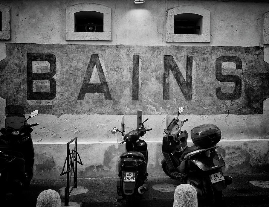 Bains #2 Photograph by Jessica Levant