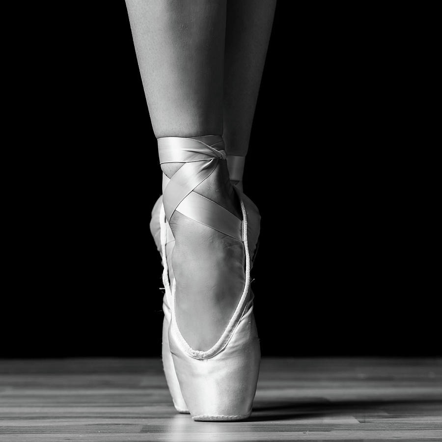 Ballet en Pointe Photograph by Michelle Whitmore | Fine Art America