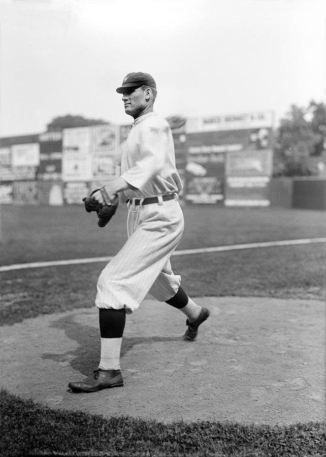 Walter Johnson Photograph - Baseball Star Walter Johnson #1 by Underwood Archives