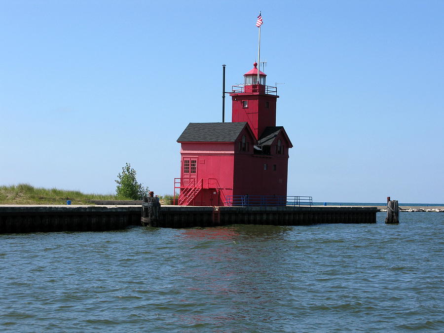 Big Red Lighthouse Photograph by Cindy Kellogg - Fine Art America