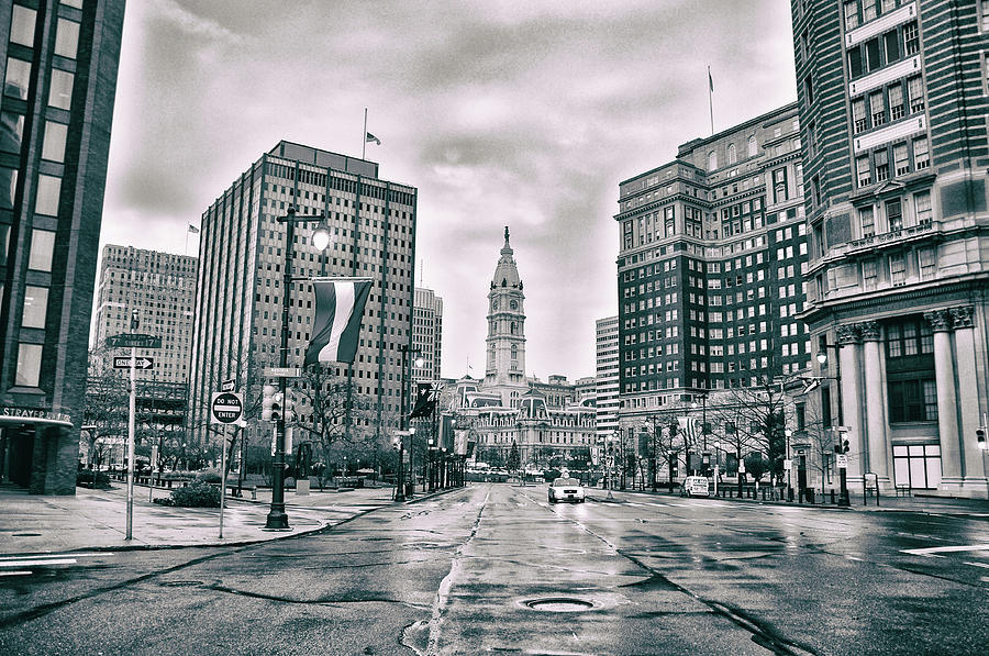 Black and White Philadelphia - Benjamin Franklin Parkway #1 Photograph by Bill Cannon