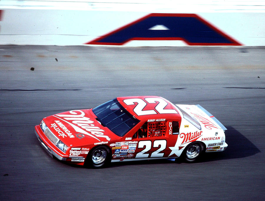 1-bobby-allison--22-miller-beer-buick-at-daytona-david-bryant.jpg