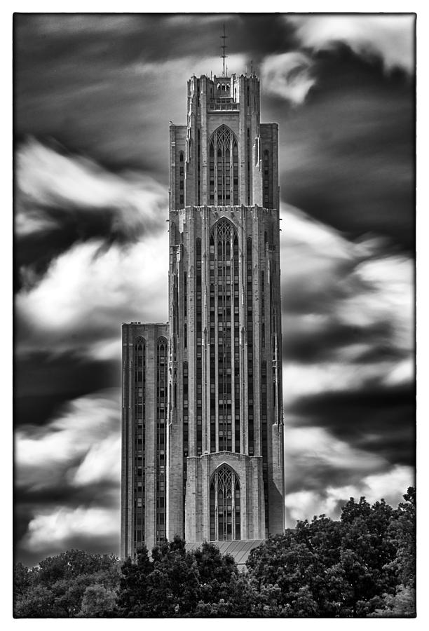 Pittsburgh Photograph - Cathedral of Learning #1 by Robert Fawcett