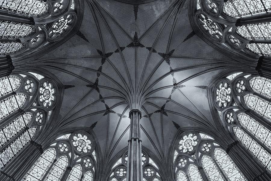 Chapter House Salisbury Cathedral #1 Photograph by Stephen Taylor