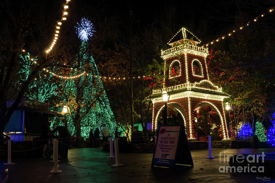 Christmas At Silver Dollar City #2 Photograph by Jennifer White