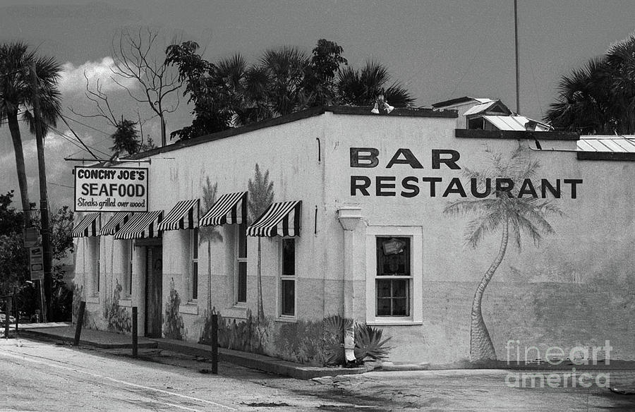 Bar Photograph - Conchy Joes by Richard Nickson Bar Photograph - Conchy Joes by Richard Nickson