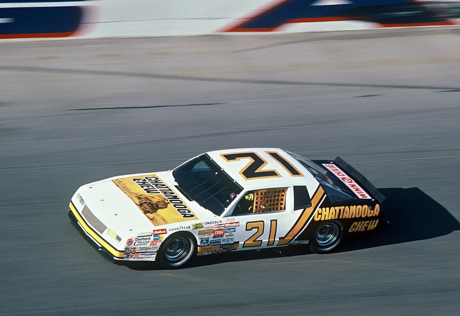 1-david-pearson--21-chattanooga-chew-chevrolet-1985-daytona-500-david-bryant.jpg