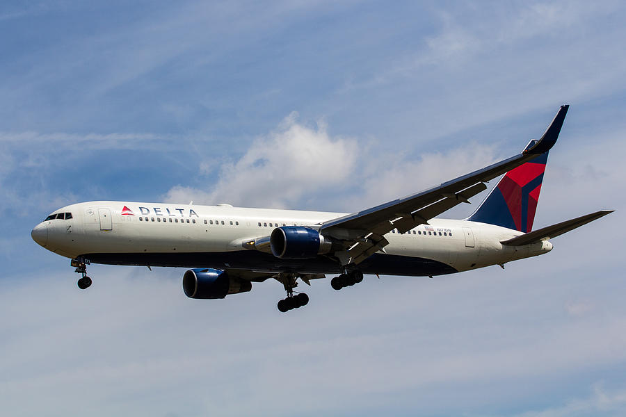 Delta Airlines Boeing 767 #4 Photograph by David Pyatt