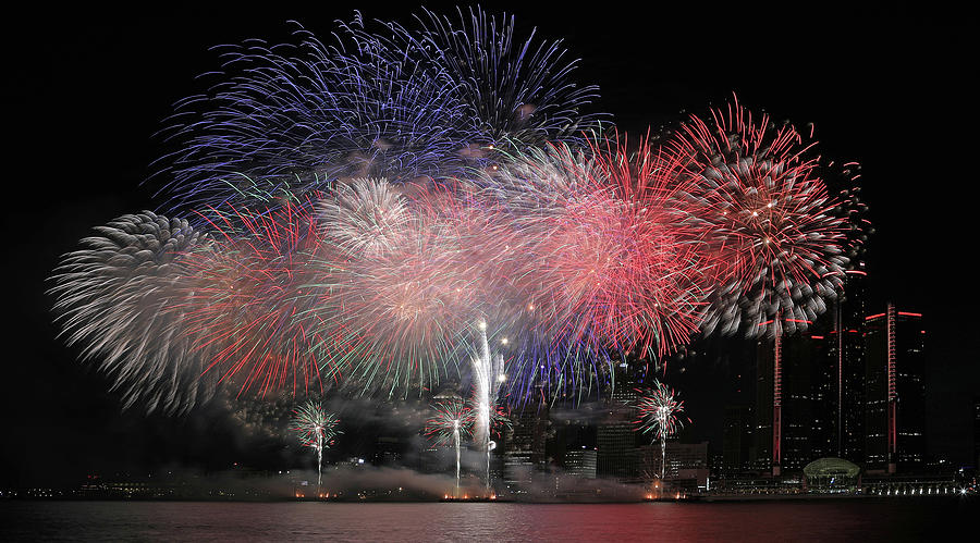 Detroit/Windsor Fireworks 3 Photograph by Mike Dickie - Fine Art America