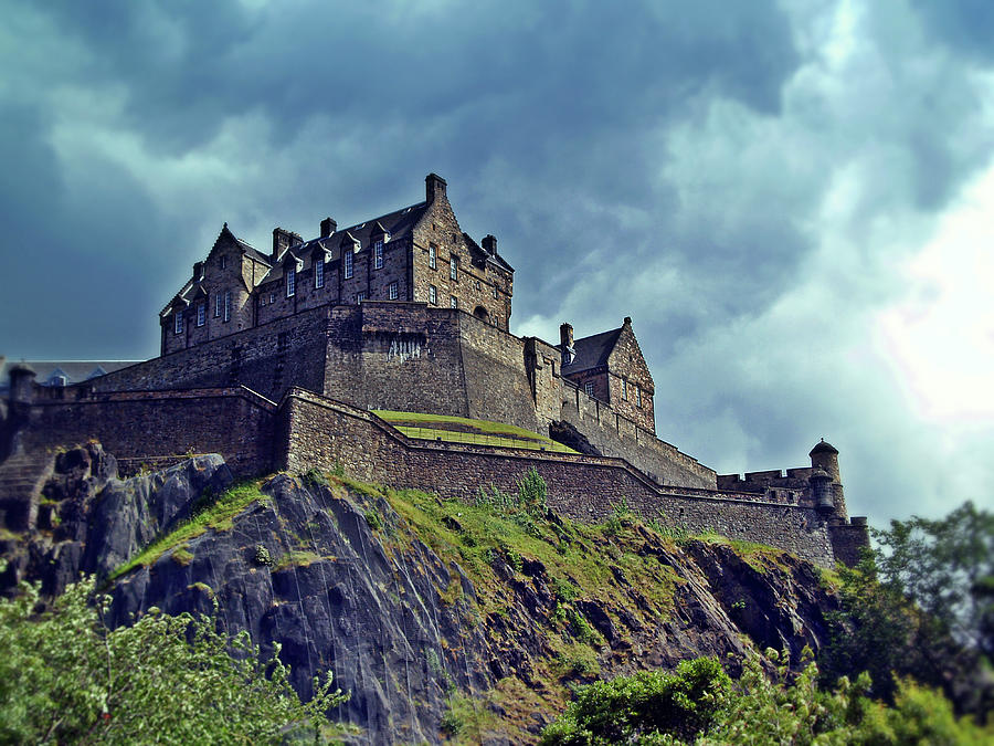 Edinburgh Castle Scotland. Photograph by Amanda Finan - Fine Art America