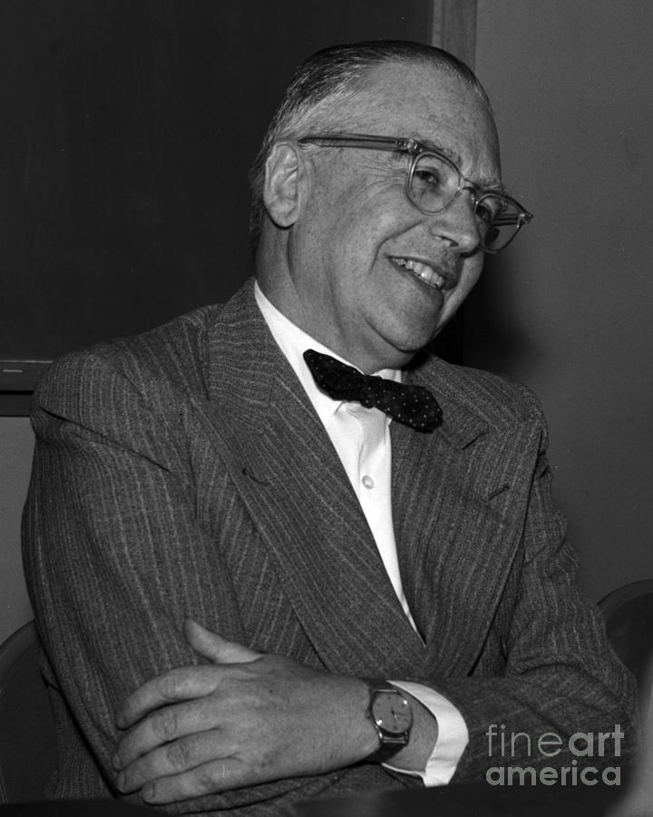 Emilio Segr, Italian-american Physicist #1 Photograph by Science Source