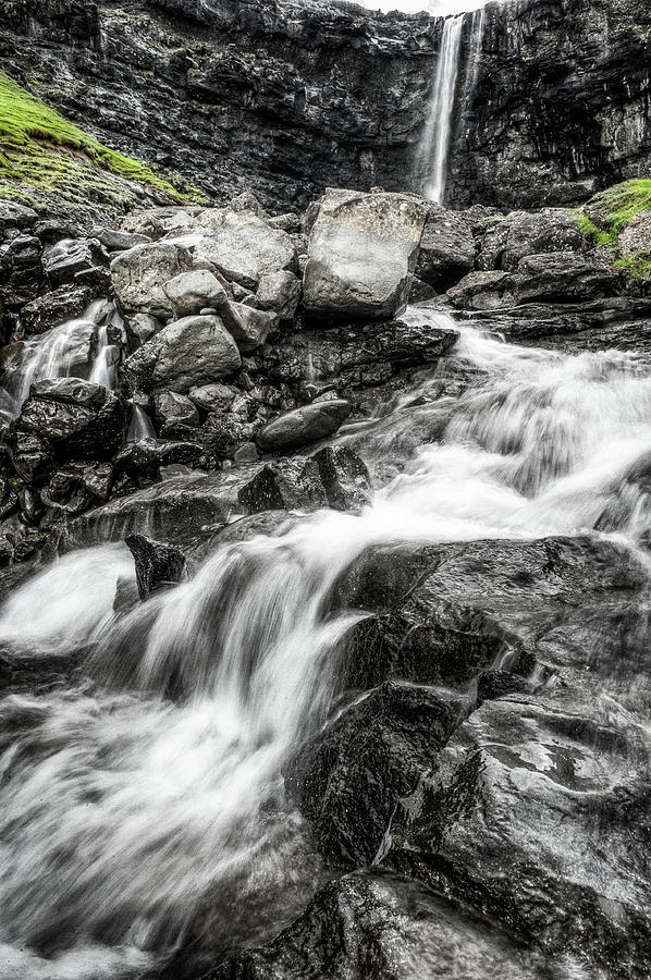 FOE Waterfall #1 Photograph by Bo Nielsen