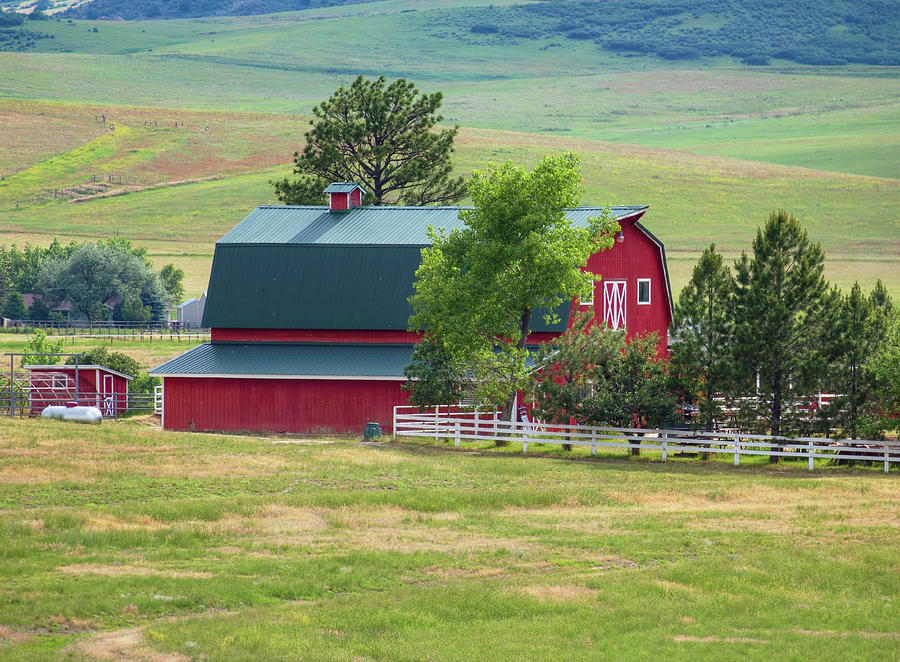Colorado Foothills Barn Photograph by Lorraine Baum