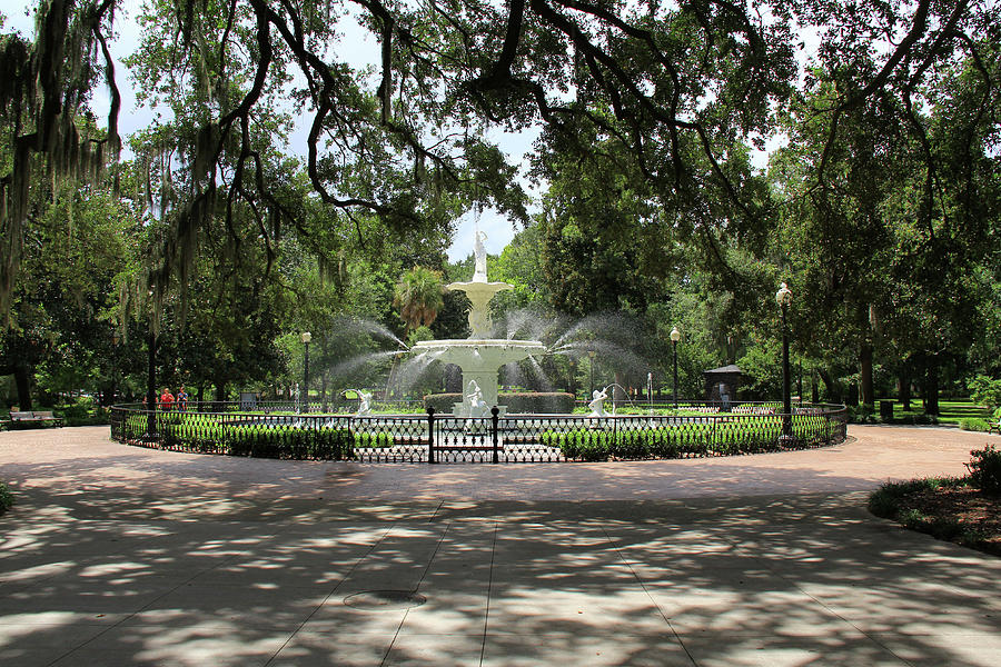 Forsyth Fountain - Savannah Photograph by Richard Krebs