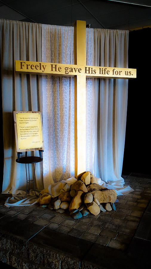 Freely He Gave His Life For Us #2 Photograph by Melissa Coffield