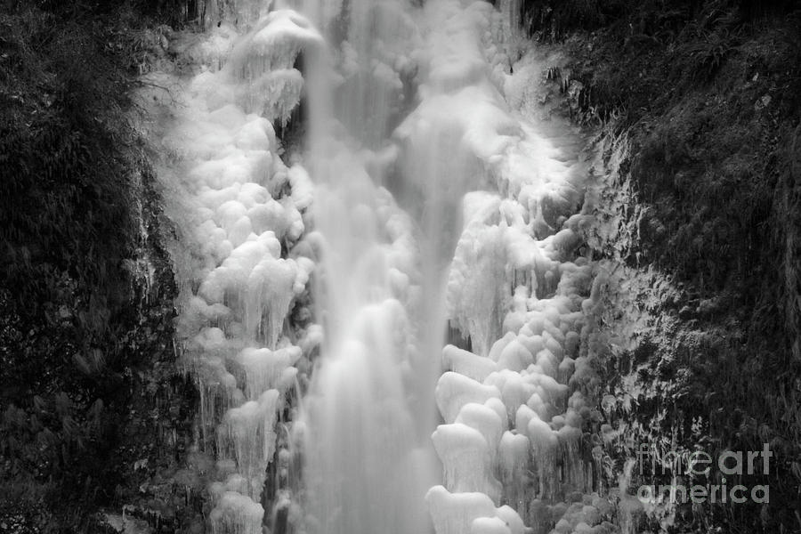 Frozen Multnomah Falls #1 Photograph by Bruce Block
