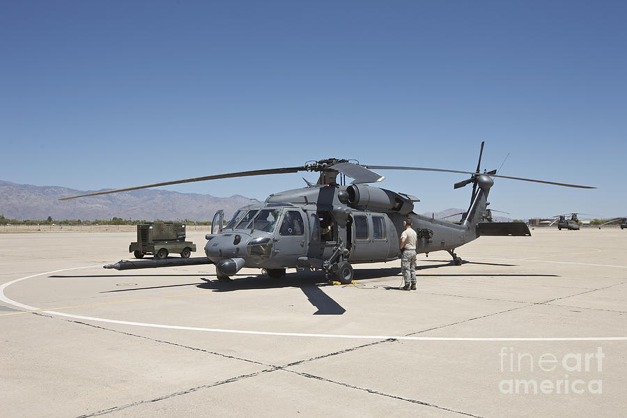 Hh-60g Pave Hawk With Pararescuemen #1 Photograph by Terry Moore