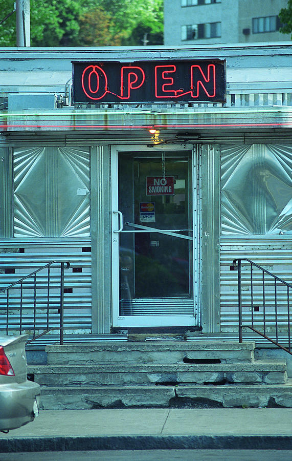 Auburn, New York - Hunter Dinerant 2005 #2 Photograph by Frank Romeo ...