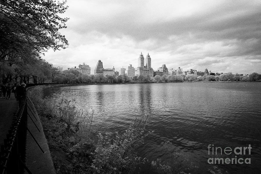 Jacqueline Kennedy Onassis Reservoir Central Park With Views Of Upper ...