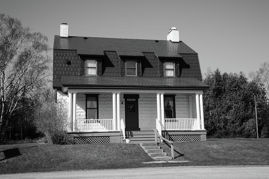 Keepers House - Presque Isle Light Michigan BW Photograph by Frank Romeo