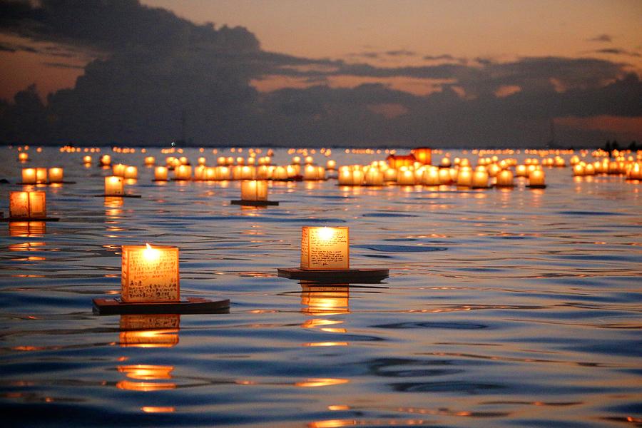 Lantern Festival Waikiki Memorial Day 2014 Photograph by Jackie Dorr ...