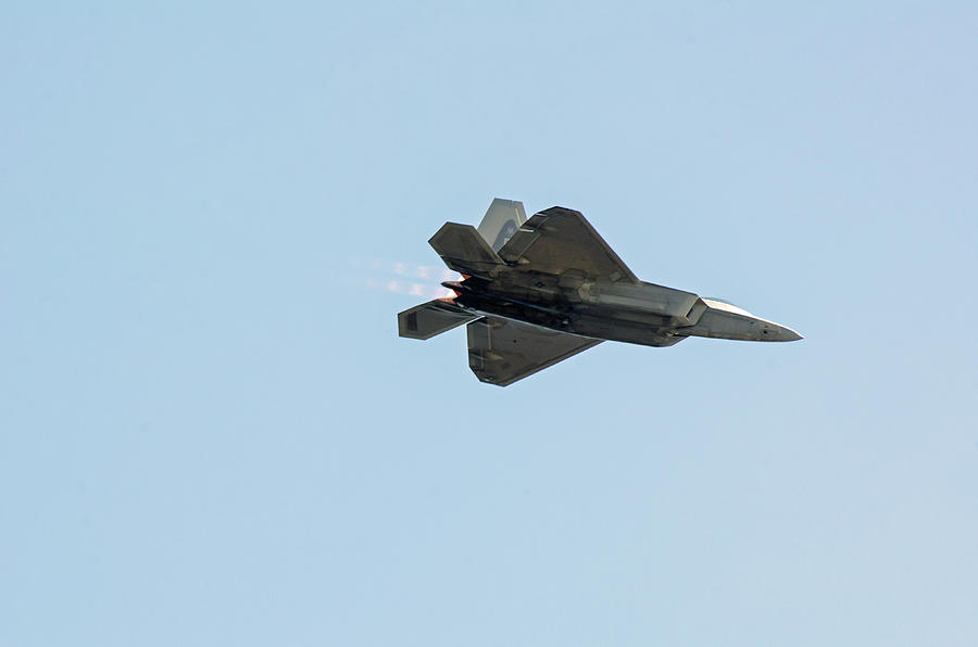 Lockheed Martin F-22 Raptor Photograph by Craig Fildes