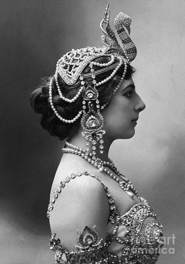 Mata Hari #1 Photograph by Granger