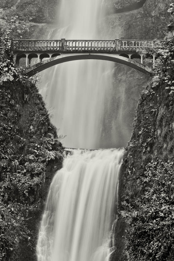 Multnomah Falls Upclose #1 Photograph by Don Schwartz