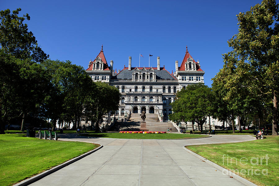 New York State Capitol in Albany, New York on a beautiful sunny day ...