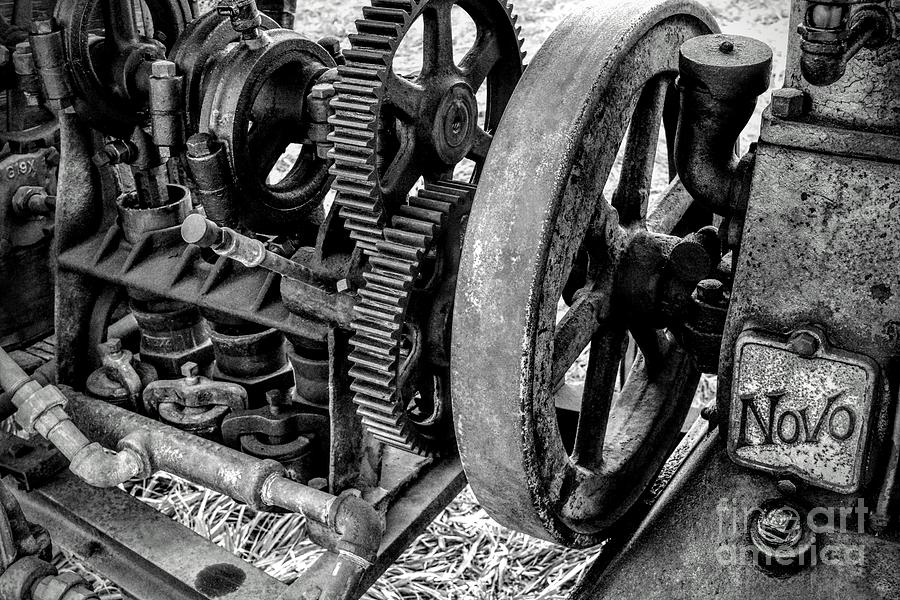 Novo Antique Gas Engine #2 Photograph by Leah McPhail