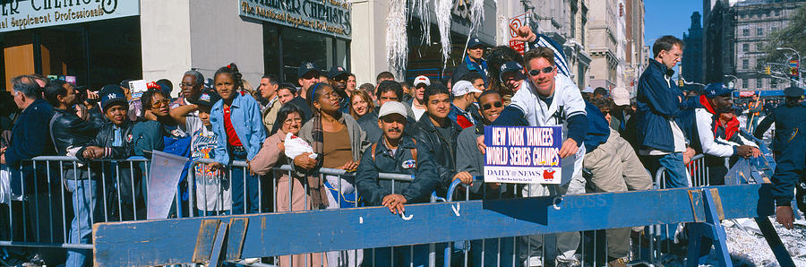New York Yankees Photograph - Parade For 1998 World Series Champions #1 by Panoramic Images