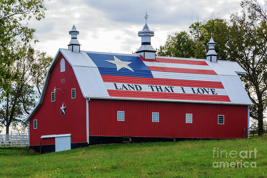 Patriotic Barn Photograph by Terri Morris - Fine Art America